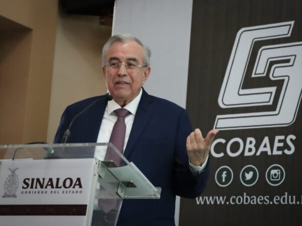 Rocha entrega gratificaciones por jubilación a personal de COBAES<br /><br />