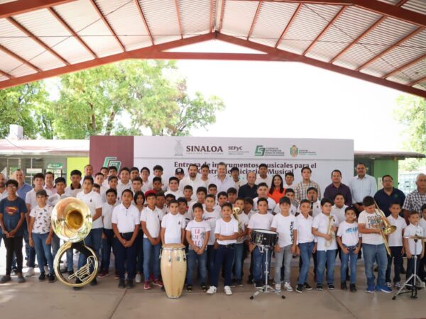 ¡Qué suene la tambora! Autoridades entregan instrumentos al Centro de Iniciación Musical COBAES Coyotitán