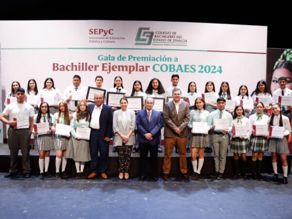 Otorgan a cinco estudiantes el galardón de Bachiller Ejemplar COBAES 2024