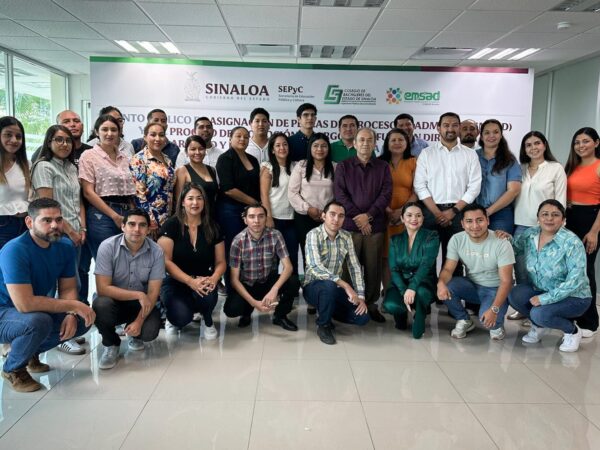 ¡COBAES listo para las clases! Entregan plazas de directores y docentes de EMSAD